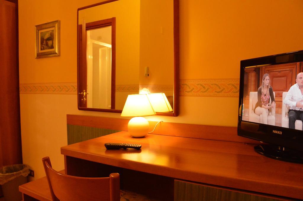 Hotel Genova La Spezia Room photo