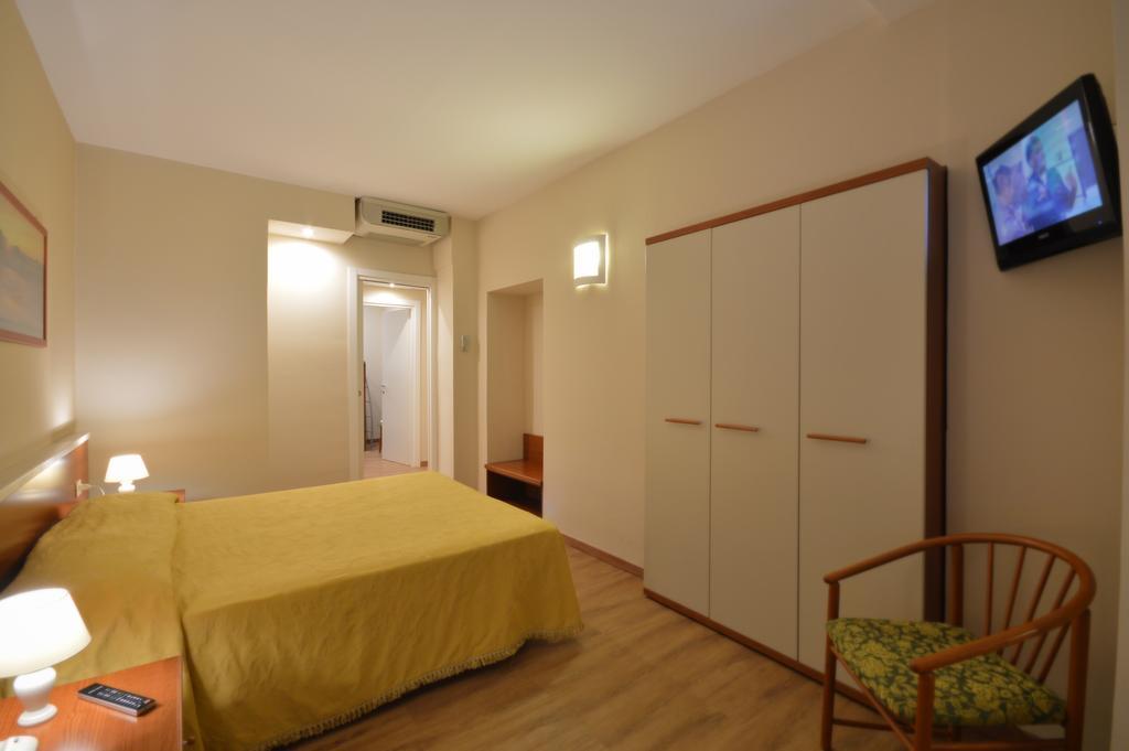 Hotel Genova La Spezia Room photo
